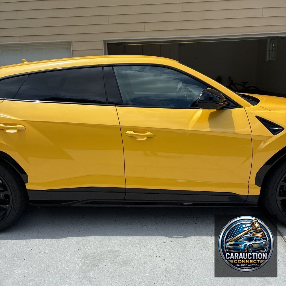 2022 Lamborghini Urus Base