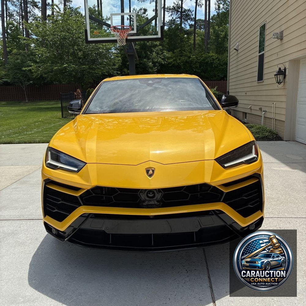 2022 Lamborghini Urus Base
