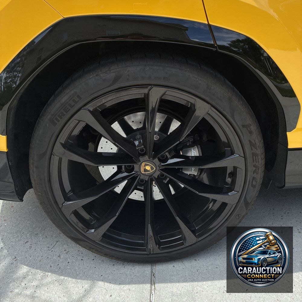 2022 Lamborghini Urus Base