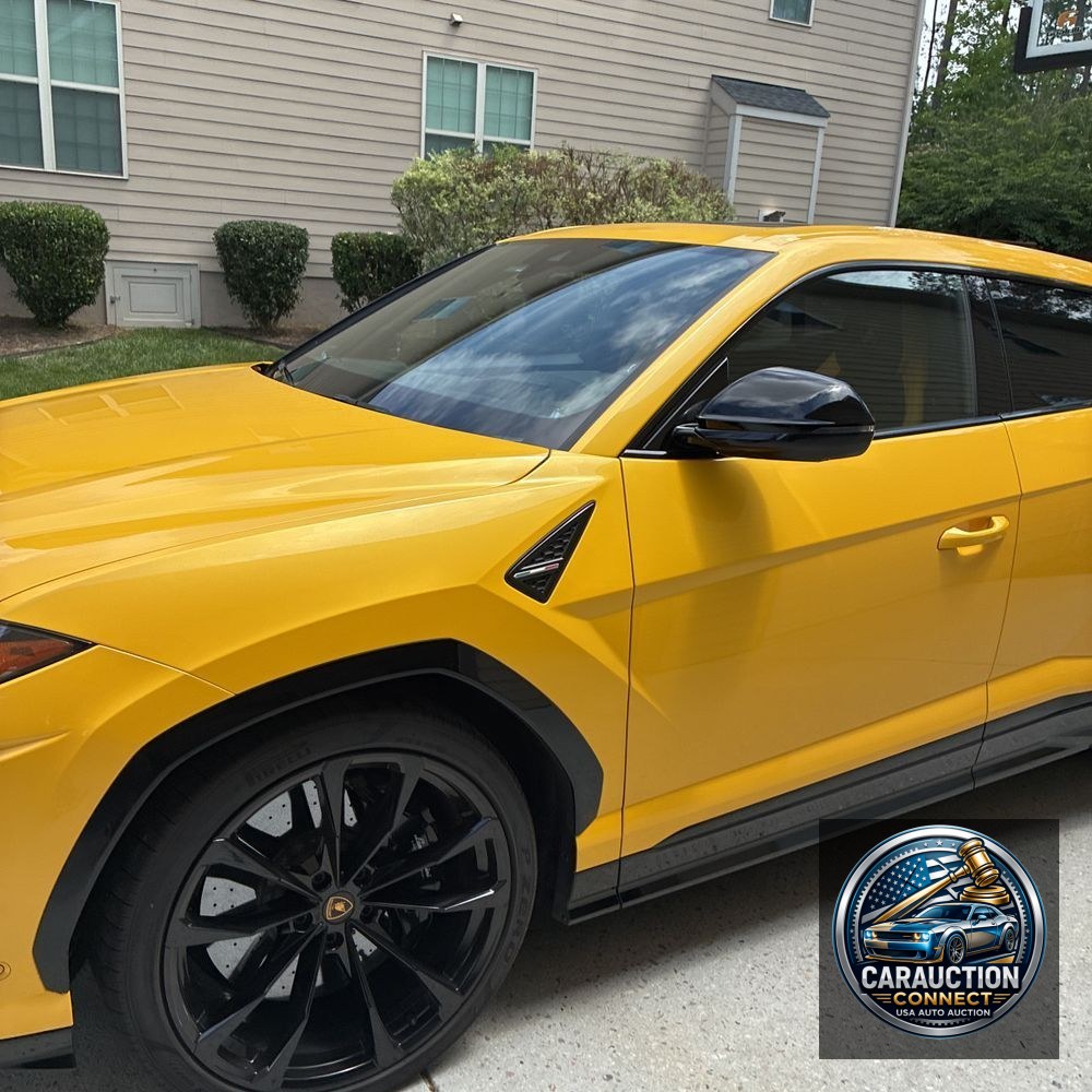 2022 Lamborghini Urus Base