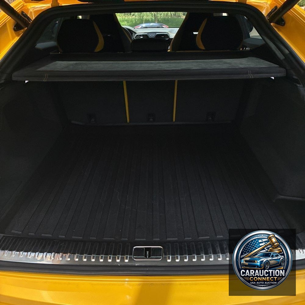 2022 Lamborghini Urus Base