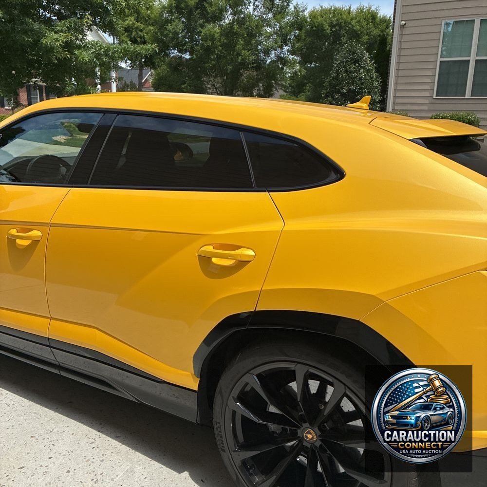 2022 Lamborghini Urus Base