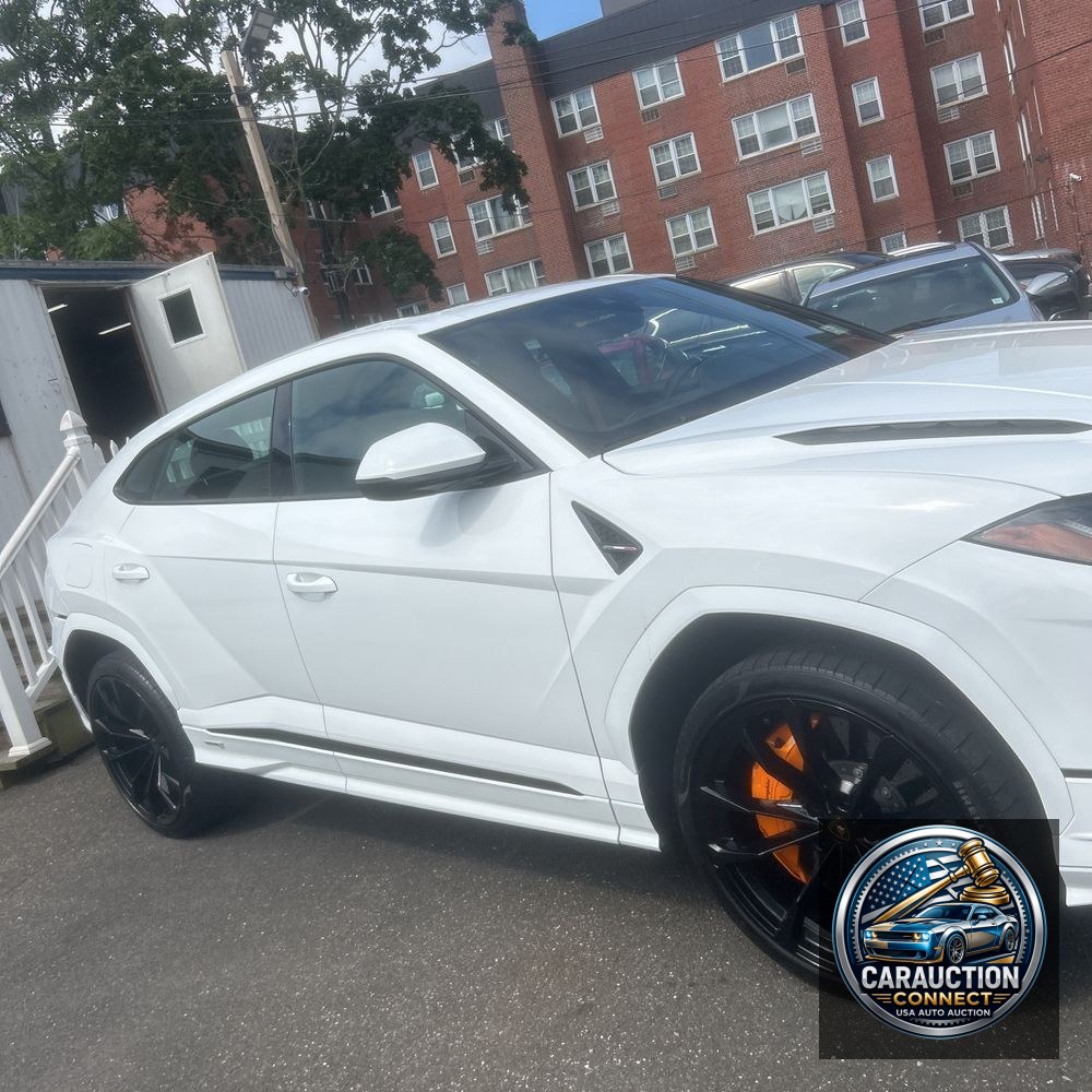 2023 Lamborghini Urus S