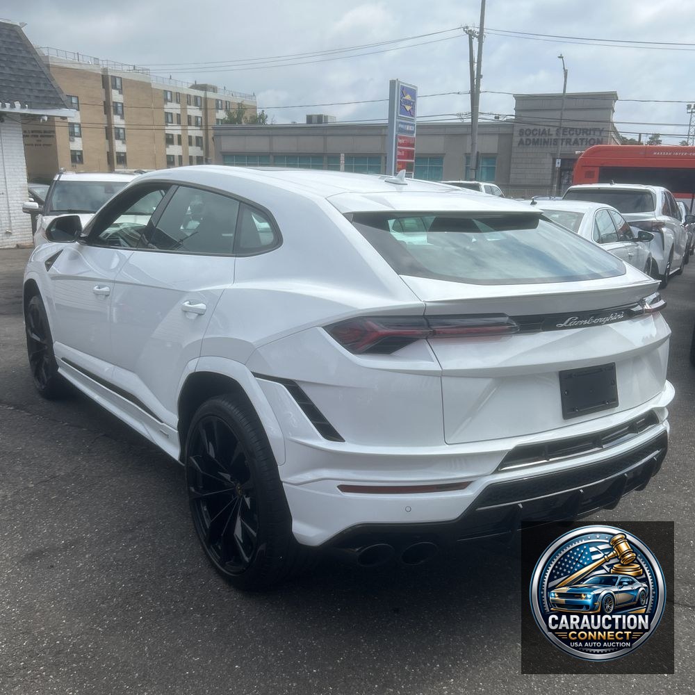 2023 Lamborghini Urus S