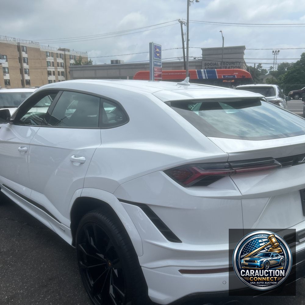 2023 Lamborghini Urus S
