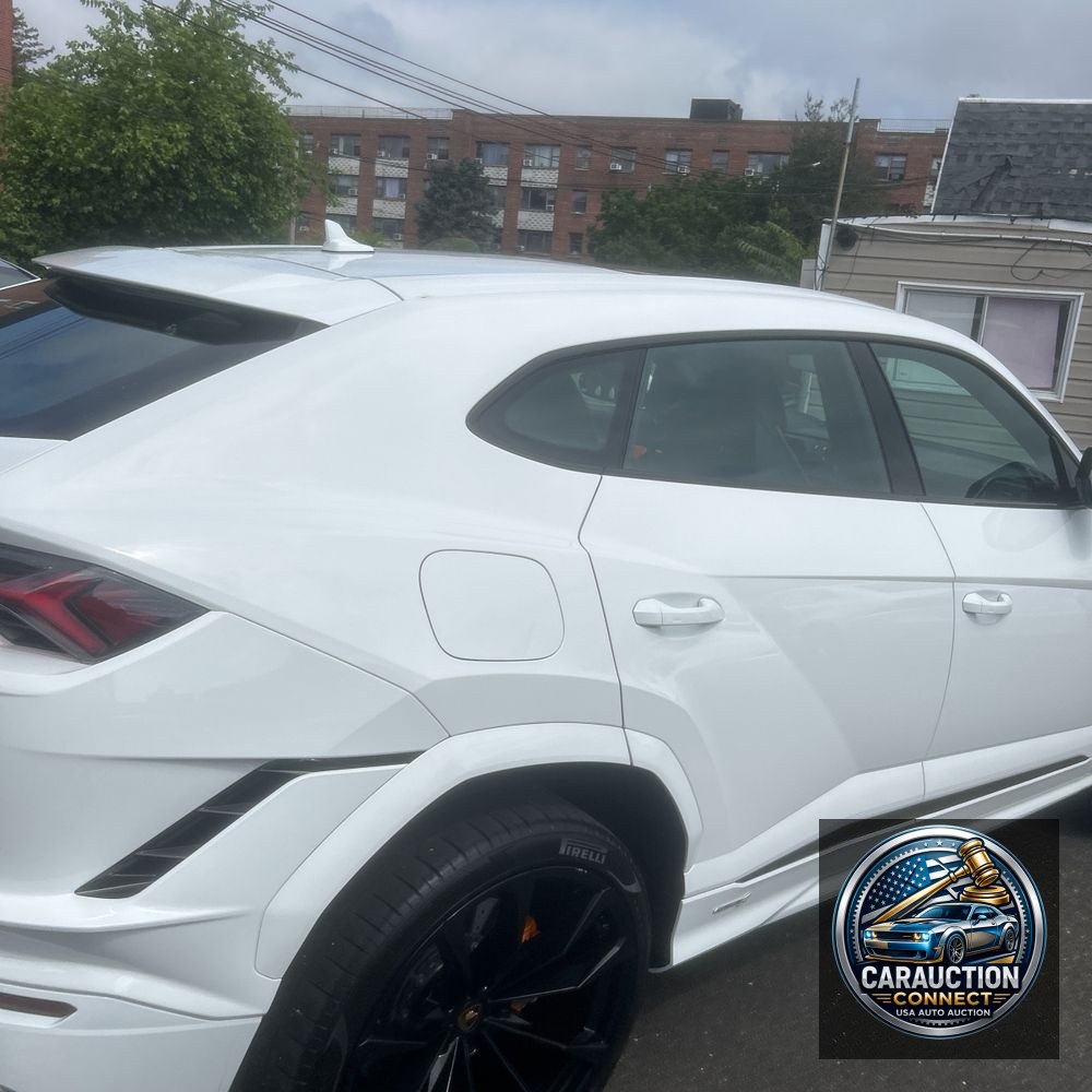 2023 Lamborghini Urus S